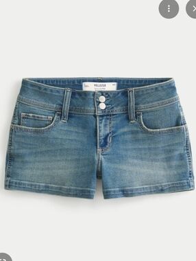 Hollister Curvy Low-Rise Shortie Short Size 4